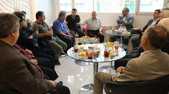 دورهمی بزرگان مطبوعات ایران در رکنا / توصیه های مهم روزنامه نگاران پیشکسوت برای خبرنگاران / روز خبرنگار مبارک