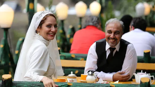 نهنگ عنبر به خانه ها آمد