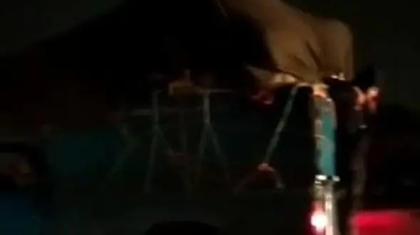 کار عجیب پسر جوان پشت نیسان آبی / او یک قدم با مرگ فاصله داشت + فیلم