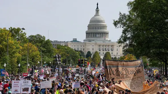 Millions Across the U.S. Protest Trump in ‘No Kings’ Marches + Video