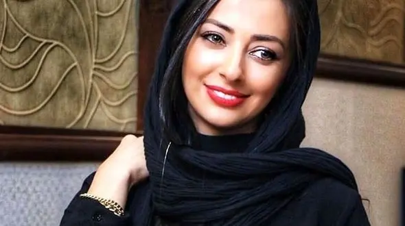 رونمایی نفیسه روشن از ماشین لاکچری اش