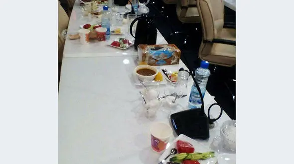 صبحانه لاکچری که از اموال مردم تدارک دیده شده بود صدای شریعتمداری را درآورد+عکس