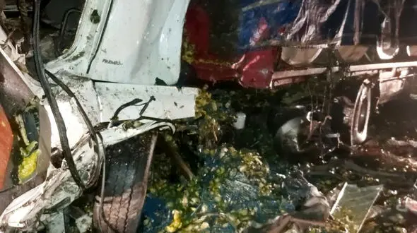 تصادف خودروهای سنگین در سمنان با 3 کشته و مصدوم + عکس