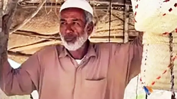 فیلم تلخ / این دستفروش ایرانی مترجم 15 زبان دنیاست !