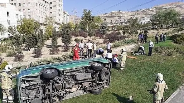 تصادف وحشتناک کارمندان سفارت پاکستان در بم کرمان