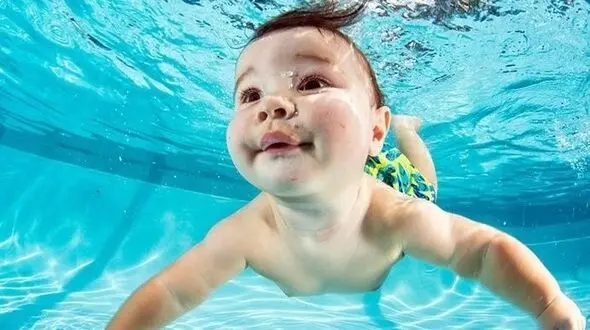  چرا بعد از شنا در استخر دچار اگزما می شویم؟ /از کرم‌های حفاظتی  استفاده کنید
