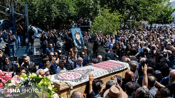 عکس/ حضور بازیگران در مراسم تشییع اکبر عبدی / از بهنوش طباطبایی و بهرام افشاری تا ایرج طهماسب و رضا عطاران