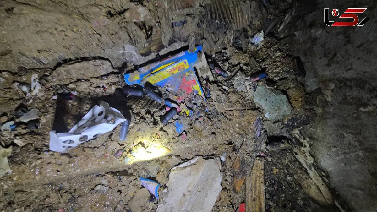 فیلم / انفجار مرگبار مواد محترقه در خیابان مولوی قبل از چهارشنبه سوری /  نجات ۳ مصدوم از زیر آوار