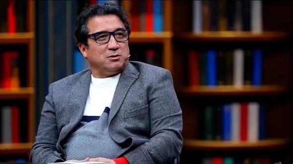 فیلم خداداد عزیزی: آلمان که بودم داشتم از یه مغازه گوشت حلال می خریدم که یکی از منافقین اومد گفت تو رو ترور می کنیم