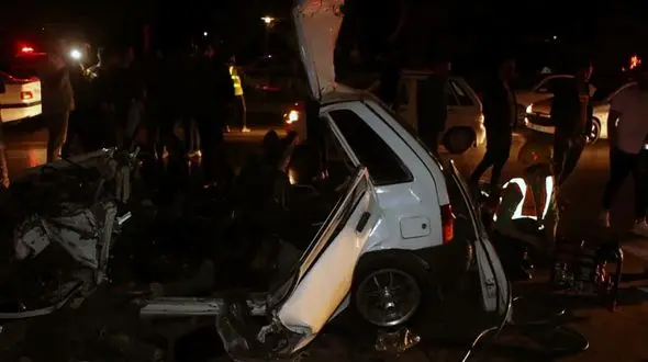 ۲ نفر فوتی به دلیل برخورد پراید با پل در اصفهان