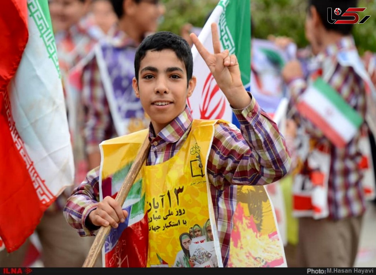 مردم ایران کمر آمریکا را شکستند