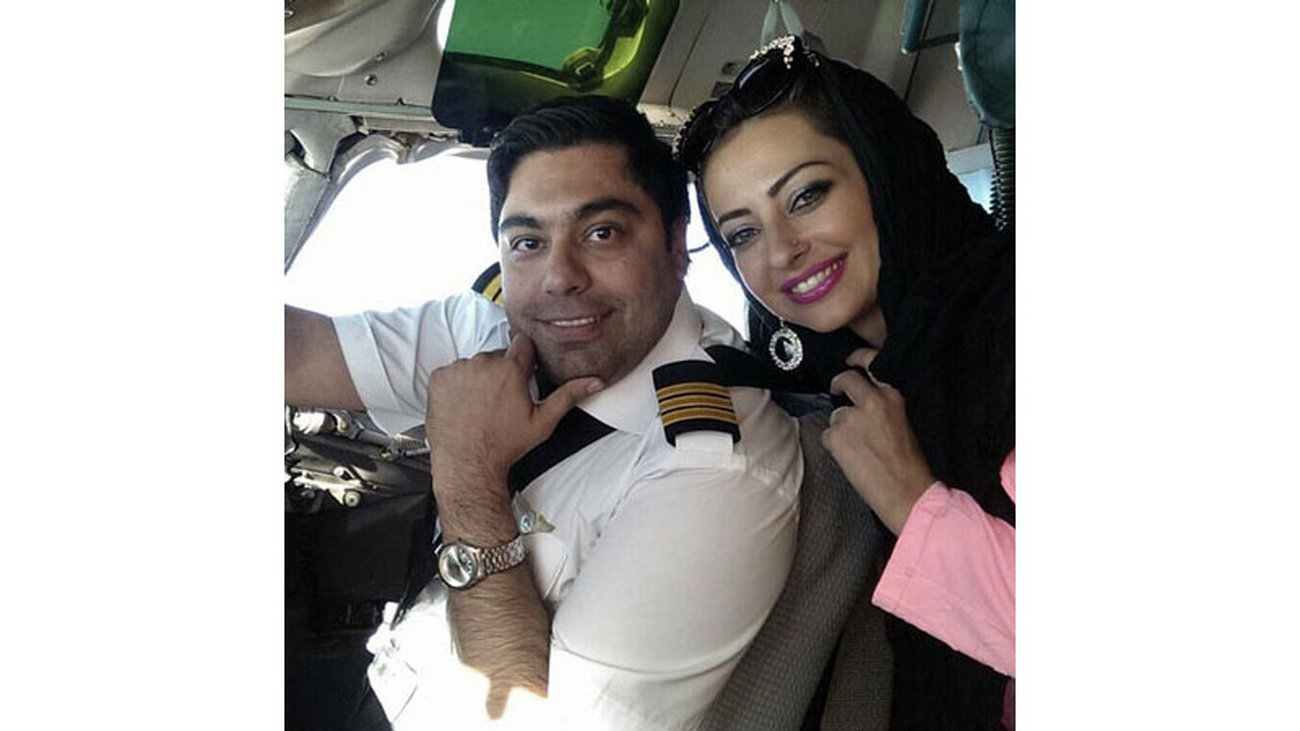 عکس دو نفره خانم بازیگر و همسر خلبانش در کابین هواپیما +عکس