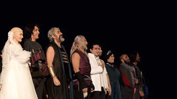 گزارشی از کنسرت نمایش سی با حضور چهره های مشهور +فیلم