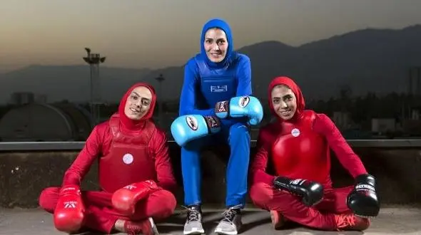 زد و خورد در رقابت‌های ووشوی دختران؛ خواهران منصوریان در نقش بروسلی! + فیلم