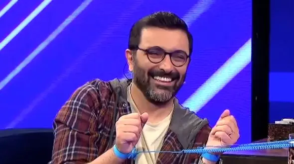 فیلم / امین زندگانی: گوشی زاپاسم رو خونه نمیبرم /  از الیکا کتک خوردم / حامد آهنگی : فک کنم خونه نری بهتره !