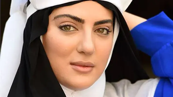 طبیعت گردی خانم بازیگر جوان 