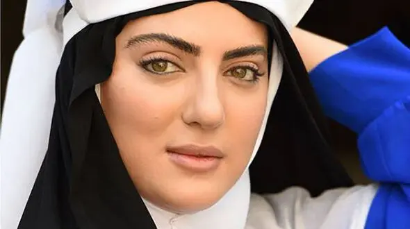 طبیعت گردی خانم بازیگر جوان 