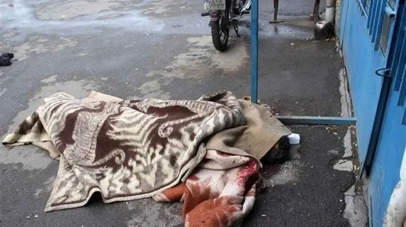 له شدن مرد 35 ساله زیر دیوار انبار در خیابان رجایی + عکس 