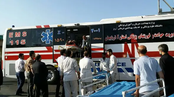 واژگونی سرویس کارخانه در محور «تبریز- آذرشهر» حادثه آفرید