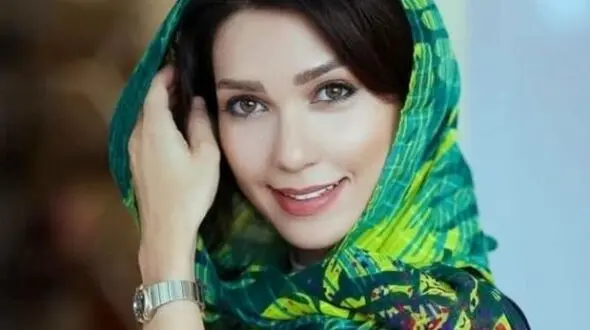 شهرزاد کمال زاده، خوش پوشتر و شیکتر از همیشه/ با این شومیز و دامن شیک انگار از فیلما اومده بیرون