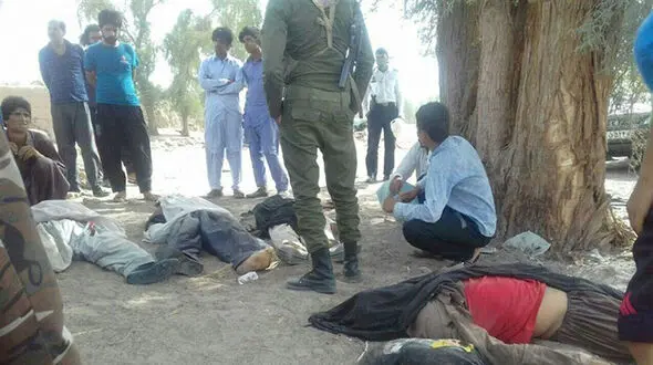 4 کشته و 5 مصدوم در حادثه واژگونی پژو 405 +عکس 
