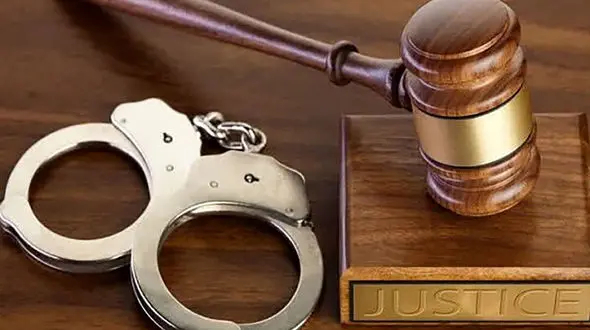 پزشک قلابی سابقه دار در گرگان به دام پلیس افتاد / مطب او پلمب شد