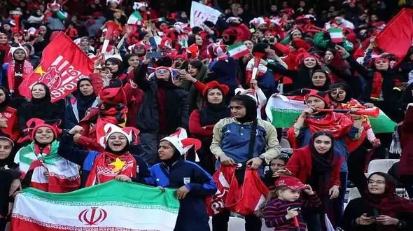 تنها یک ورزشگاه در هفته اول لیگ برتر میزبان هواداران خانم است!/ تایید نامه فیفا و الزام حضور بانوان