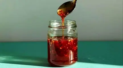 چرا چاشنی تند و شیرین سال 2025 اینقدر پرطرفدار شده است؟