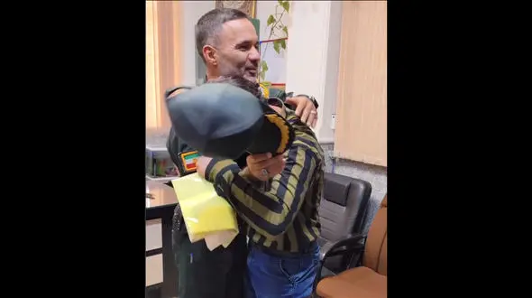 فیلم اشک شوق پدر از اقدام پلیس در دستگیری اراذل و اوباش خشن