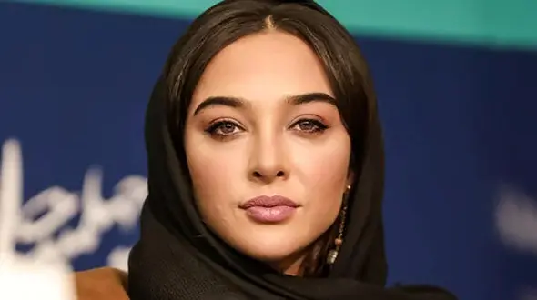 استایل آشفته و غیر آنکارد آناهیتا درگاهی  خبرساز شد!  / انگار از خواب پاشده اومده اکران عمومی فیلم ...