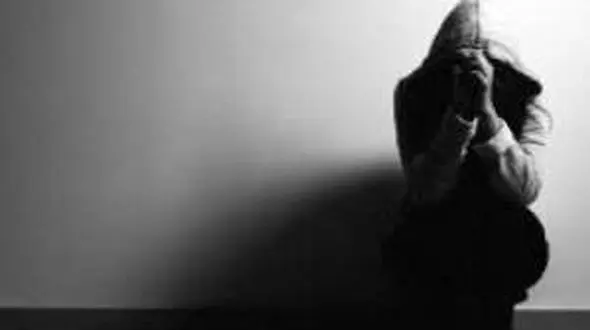 رکسانا 16 ساله : مادرم خیانت کرد ... مجبور شدم با مادرم و معشوقه اش زندگی کنم ... الان هم نامادری ام ... 