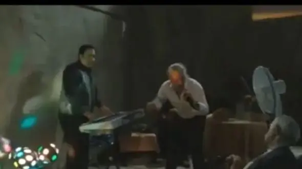 آواز باشکوه/محسن تنابنده آهنگ خواننده اونور آبیو طوری خوند انگار اون کپی کرد از تنابنده+فیلم