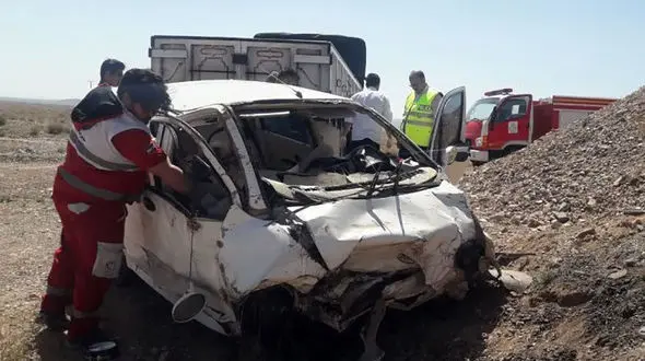 تصادف مرگبار ساینا با کامیون در اصفهان/ 2 کشته و 4 مصدوم!