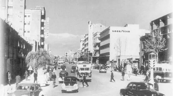 تصویر این خیابان در سال ۱۳۳۰ 