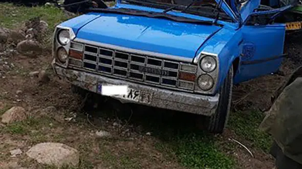 پسر 2 ساله زیر چرخ نیسان برادر بزرگتر له شد / در زرین دشت رخ داد