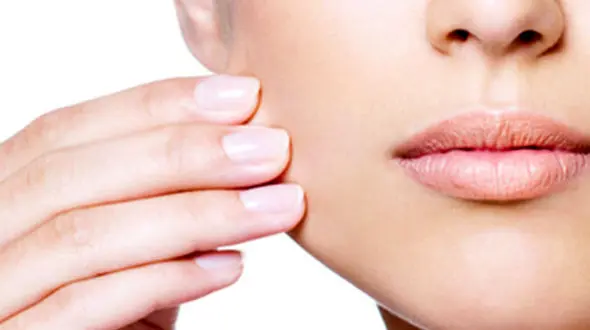 موادی که پوستتان را به سرعت نابود می کند