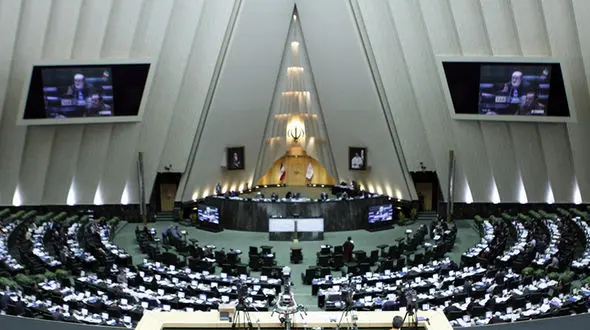 واکنش تند کاربران به تعطیلات مجلس در شرایط حساس اقتصادی +تصاویر