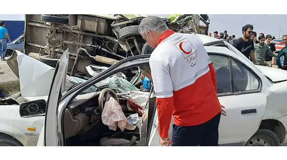 تصادف مرگبار سمند با مینی بوس در جاده آق قلا