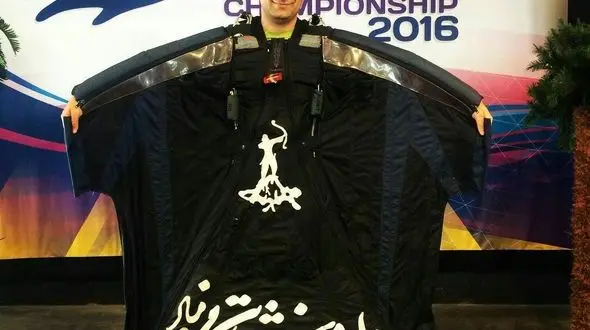 سقوط وحشتناک تنها پرنده ایرانی با لباس بالدار در سوئیس+ فیلم و عکس