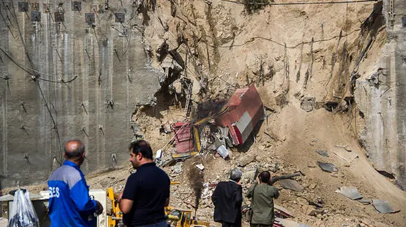 ریزش مرگبار گودبرداری در کرج/ یک کارگر جان باخت