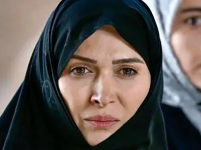 عکس ها / تفاوت چشمگیر چهره واقعی اعظم کبودیان بازیگر محجبه سریال طوبی با چهره اش خارج سریال / مجموعه عکس های چهره واقعی مادر طوبی پربازدید شد