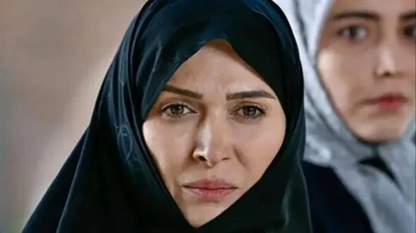 عکس ها / تفاوت چشمگیر چهره واقعی اعظم کبودیان بازیگر محجبه سریال طوبی با چهره اش خارج سریال / مجموعه عکس های چهره واقعی مادر طوبی پربازدید شد