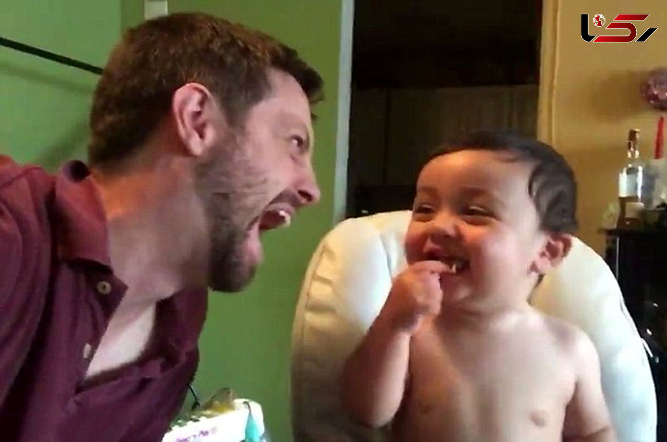 فیلم آموزش خنده های شیطانی پدر به پسرش + تصاویر