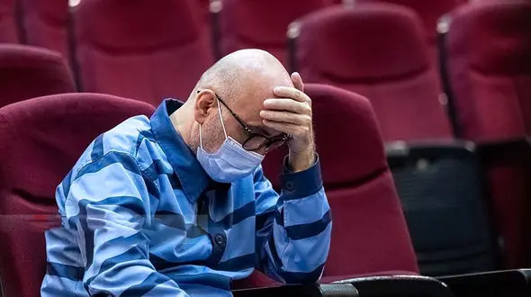 31 سال زندان برای طبری / یک هزار میلیارد ریال جریمه در حکم طبری