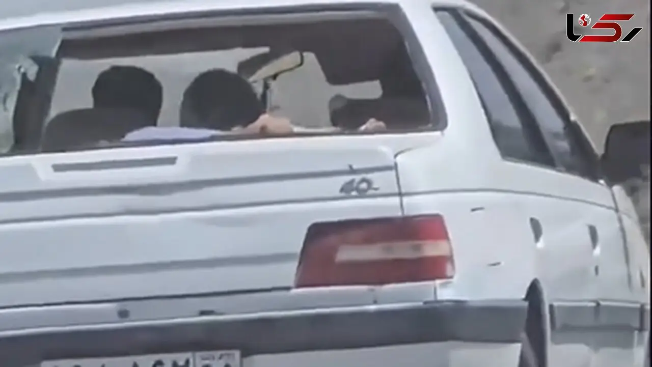 فیلم دستگیری نفس‌گیر سارقان مسلح توسط مردم محلی در ایرانشهر به سرباز! 