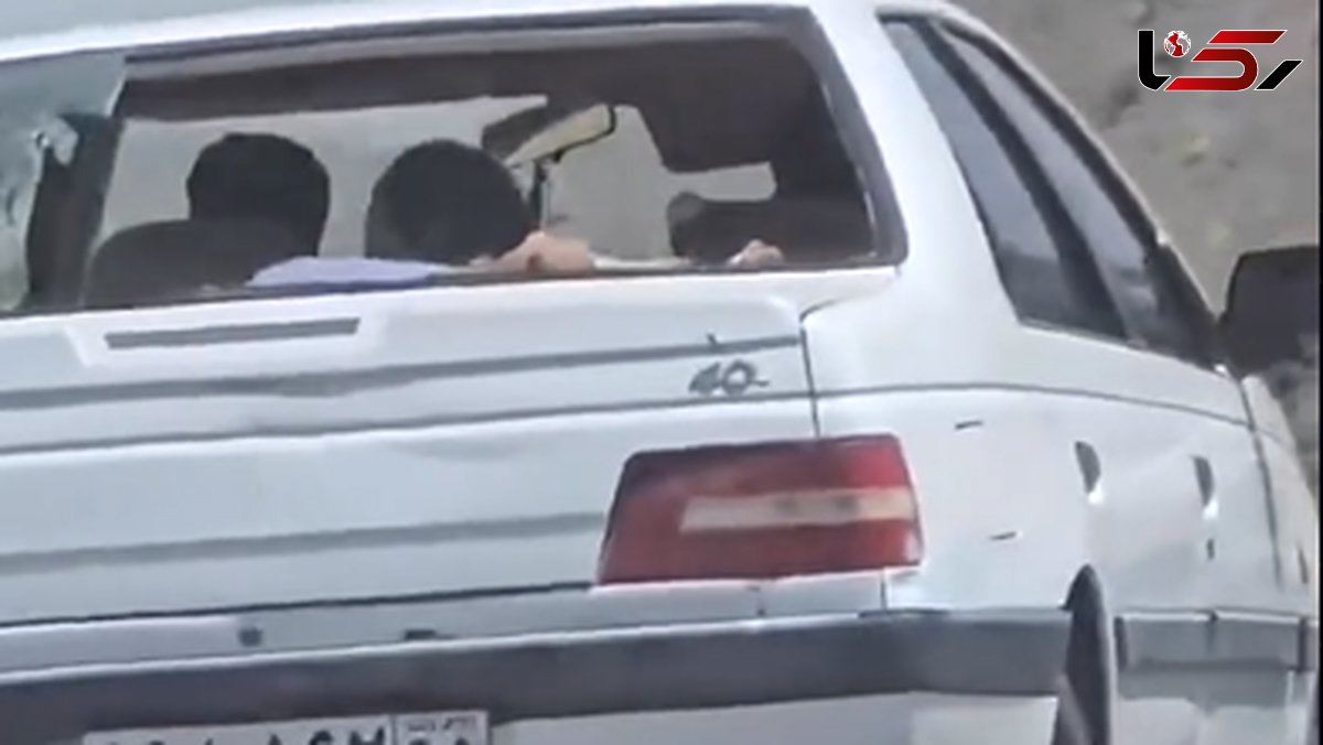 فیلم دستگیری نفس‌گیر سارقان مسلح توسط مردم محلی در ایرانشهر به سرباز! 