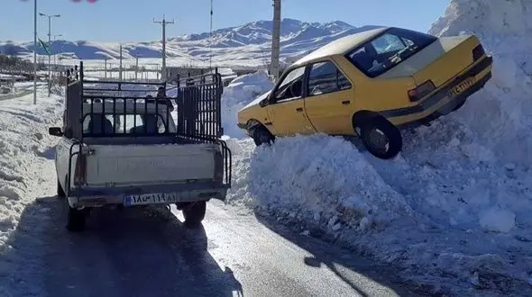 سرنوشت عجیب یک تاکسی در کوهرنگ + عکس و فیلم