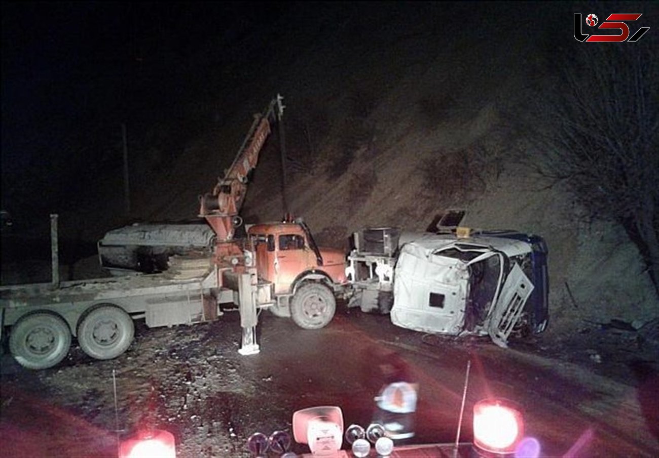 تصادف مرگبار 2 کامیون با بارهای مهم در سنندج + عکس
