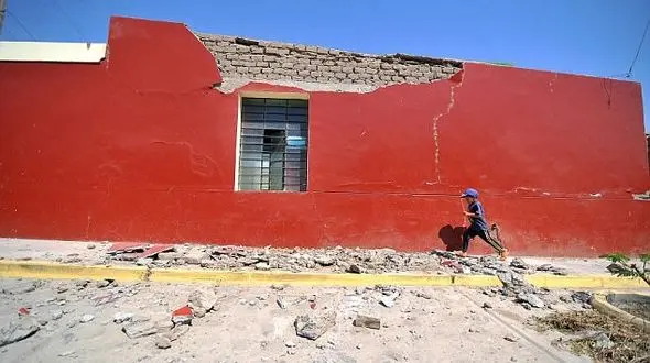 عیدی ویژه وزیر علوم برای دانشجویان زلزله زده !