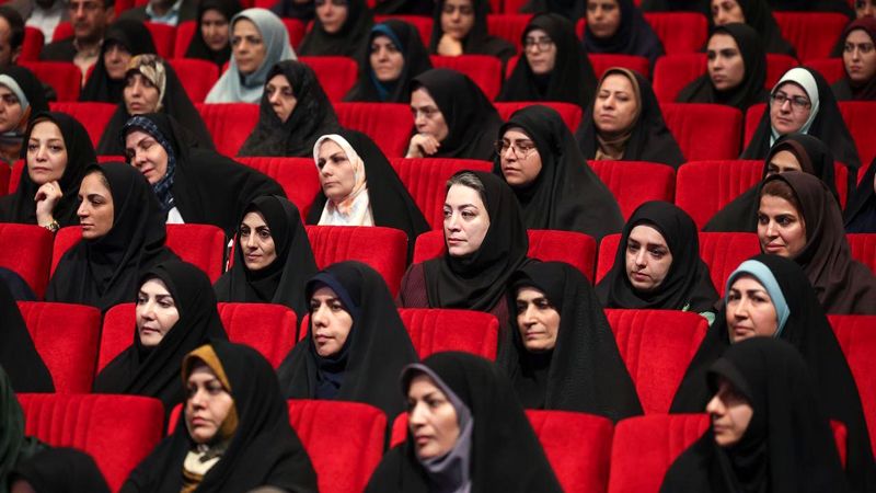 مسعود پزشکیان در آیین تجلیل از معلمان نمونه که در کانون پرورش فکری کودکان و نوجوانان استان تهران برگزار شد